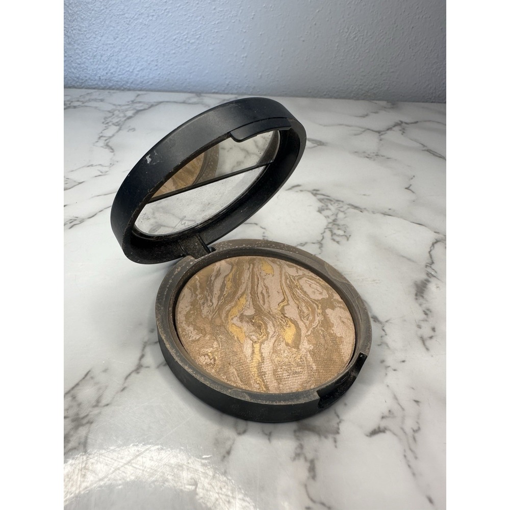 Laura Geller Baked Balance N Brighten Foundation. Medium. 0.32oz. New No Box.